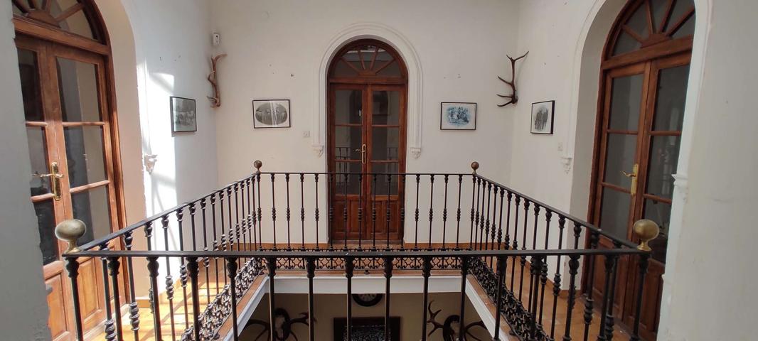 GRAN CASA EN 1ª Y 2ªPLANTA ESTILO SEÑORIAL EN LLERENA photo 0
