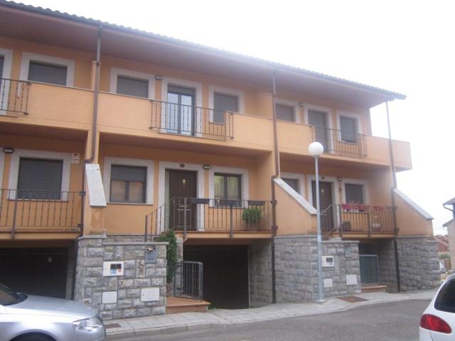 SE VENDE CHALET ADOSADO SEMINUEVO, 4 HAB., GARAJE DOBLE ,PATIO. PARA ENTRAR A VIVIR photo 0