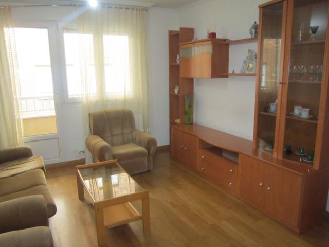 SE VENDE PISO 3 HAB., SALÓN, COCINA, 2 BAÑOS, TRASTERO Y GARAJE. PARA ENTRAR A VIVIR. photo 0