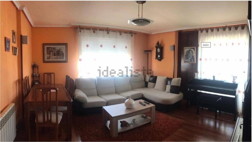 SE VENDE AMPLIO PISO EN EL CENTRO DE VALENCIA DE DON JUAN, 115 M2, COCINA, SALÓN, 3 HAB, 2 BAÑOS. photo 0