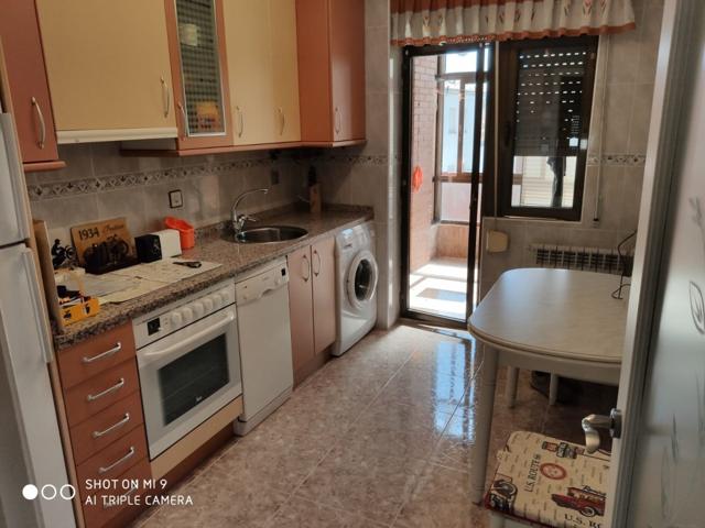 SE VENDE PISO DE 83 M2, REFORMADO Y AMUEBLADO EN VALENCIA DE DON JUAN. POCA COMUNIDAD photo 0