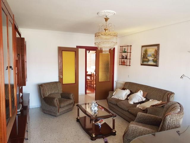 SE VENDE PISO EN VALDERAS, AMUEBLADO, COCINA, SALÓN, 3 HAB, BAÑO, CARBONERA Y GARAJE CERRADO. photo 0