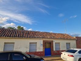 SE VENDE CASA EN GORDONCILLO, NECESITA REFORMA, COCINA, SALÓN, 2 HAB., BAÑO Y PATIO. photo 0