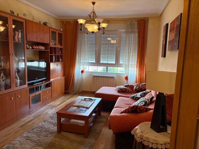 SE VENDE APARTAMENTO SEMINUEVO EN VALENCIA DE DON JUAN, 60 M2 ÚTILES, COCINA, SALÓN, 2 HAB., BAÑO photo 0