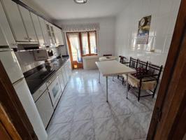 SE VENDE CASA, DOS PLANTAS, COCINA, SALÓN, 3 HAB., BAÑO. EN PLANTA BAJA LOCAL 95 M2. CALEFACCIÓN photo 0