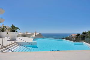 Piso En venta en Estupa Budista, Benalmádena photo 0