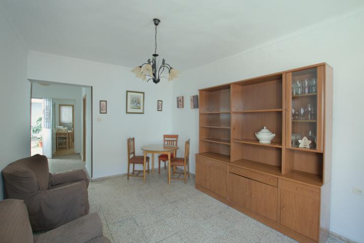 Casa con patio interior y gran terraza photo 0