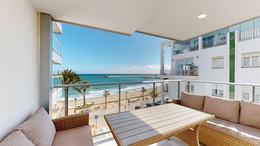 Piso en primera linea de playa en Fuengirola photo 0