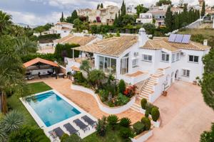 Villa Independiente Completamente Renovada en Mijas Golf photo 0