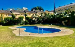 Adosado reformado con acceso a piscina en la Nueva Milla de Oro photo 0
