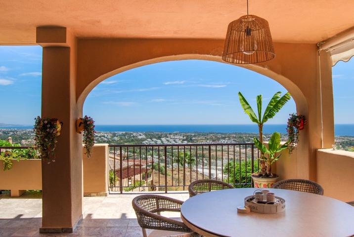 Panoramic Mediterranean and La Concha Views Recently Renovated 3 Bedroom Apartment photo 0