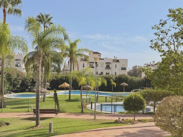 AMPLIO BAJO CON ALMA DE VILLA A UN PASEO DE PUERTO BANÚS photo 0