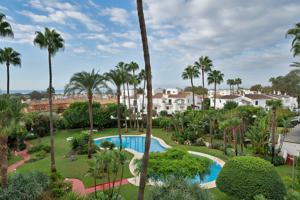Piso En venta en Estepona, Estepona photo 0