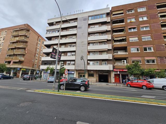 AMPLIO PISO DE 135 METROS CONSTRUIDOS EN AVDA MEDINA AZAHARA CON COCHERA!!!!! photo 0