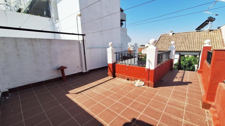 ¡¡ CASA DE DOS PLANTAS, CON 10 M2 DE FACHADA, CON AZOTEA Y PATIO, EN EL ZUMBACÓN !! photo 0