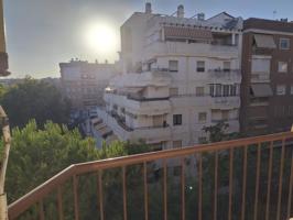 Alquiler de Piso de 3 Habitaciones en Avenida Vallellano. INCLUIDO EN EL PRECIO: Comunidad , agua, calefacción central y trastero photo 0