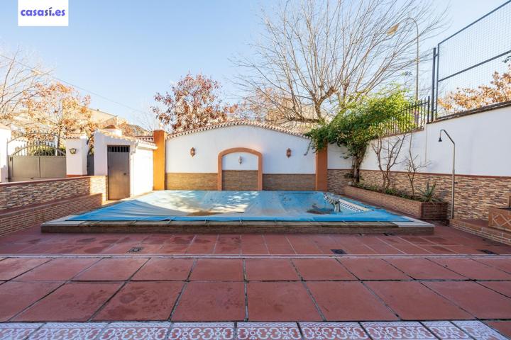 ¡¡¡ Maravillosa casa independiente con jardin y piscina en zona Alminares!!! photo 0