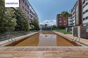Magnífico piso con altas calidades con piscina, plaza de garaje y trastero. Novocampus. photo 0