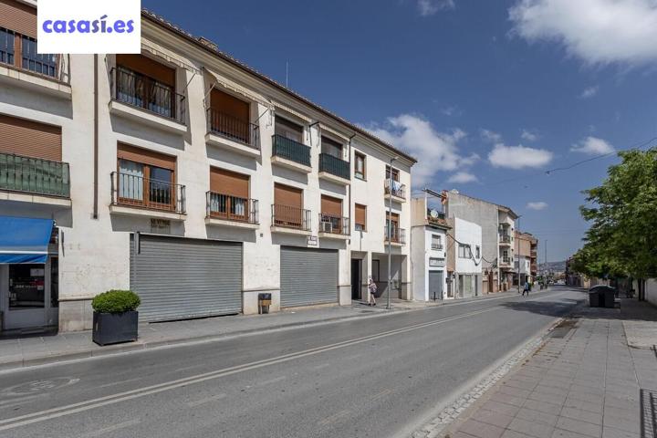 Piso con patio-terraza privada de 51 m² en Los Ogíjares . photo 0