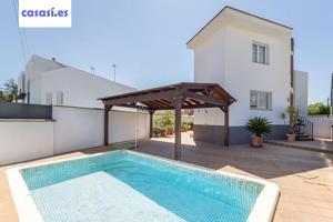 GRAN CASA CON PISCINA EN HUETOR VEGA photo 0