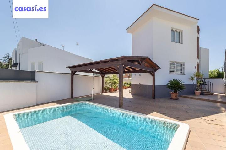 GRAN CASA CON PISCINA EN HUETOR VEGA photo 0