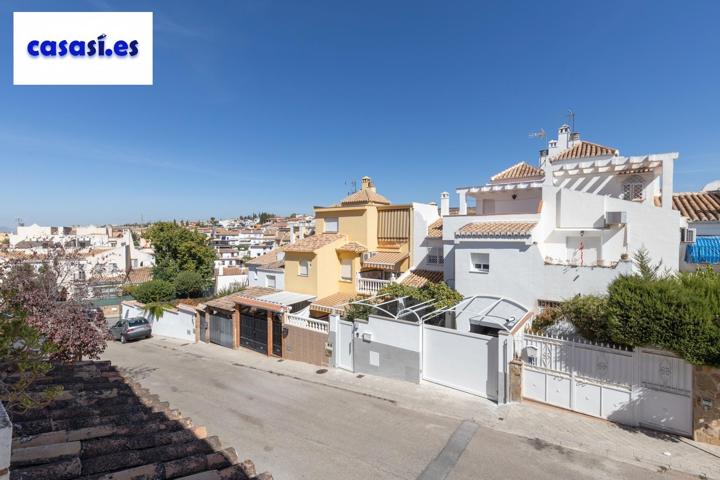 Preciosa Casa con 4 Dormitorios y torreón-despacho y cochera en zona tranquila de Huétor Vega photo 0