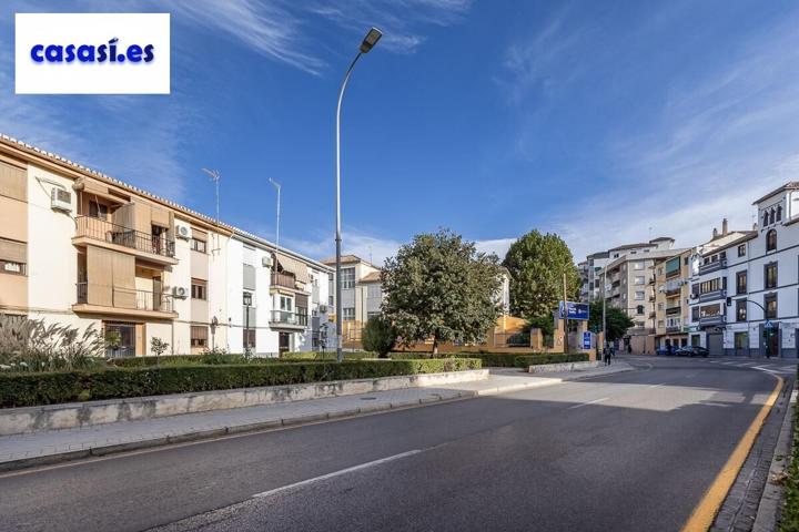 ¡GRAN OPORTUNIDAD EN UNA DE LAS ZONAS MÁS TOP DE GRANADA! photo 0