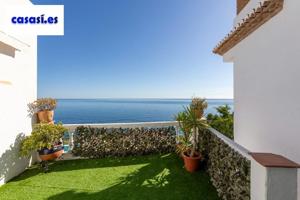 EL PRIVILEGIO DE VIVIR DONDE OTROS SOLO VERANEAN, Chalet Independiente en Primera Línea de Mar photo 0