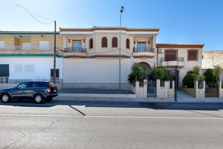 CASA MAS LOCAL COMERCIAL EN UNA DE LAS MEJORES CALLES DE MORALEDA DE ZAFAYONA photo 0