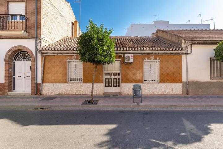 Venta de casa a reformar en Armilla (Granada) photo 0