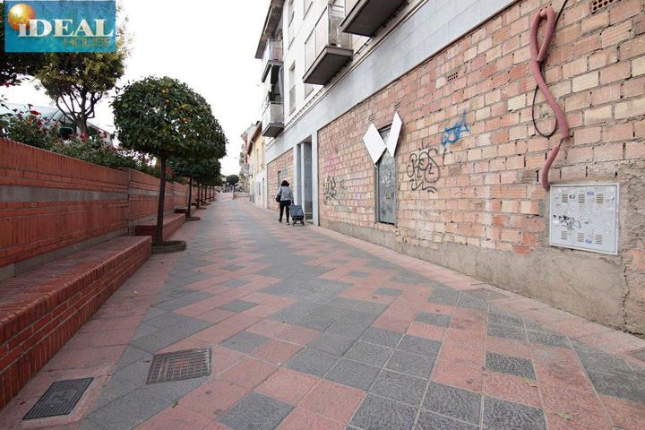 A598Local calle principal de Armilla,buena fachada y altura.Se vende sin arreglar,precio negociable. photo 0