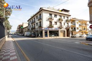 Oportunidad. Plazas de garaje en venta en pleno centro de Albolote. Junto parada de  Metro photo 0