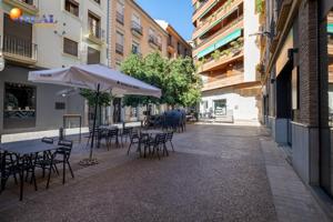 Casa exclusiva junto a Acera del Darro. Pleno centro de Granada. Seminueva y con ascensor propio photo 0