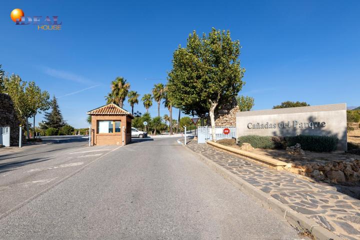 SE VENDE UN SOLAR EN URB.CAÑADAS DEL PARQUE, DILAR photo 0