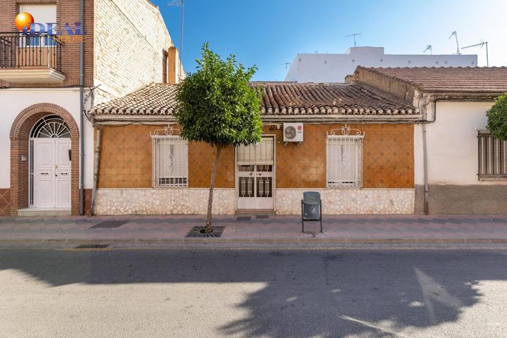 Venta de casa a reformar en Armilla (Granada) photo 0