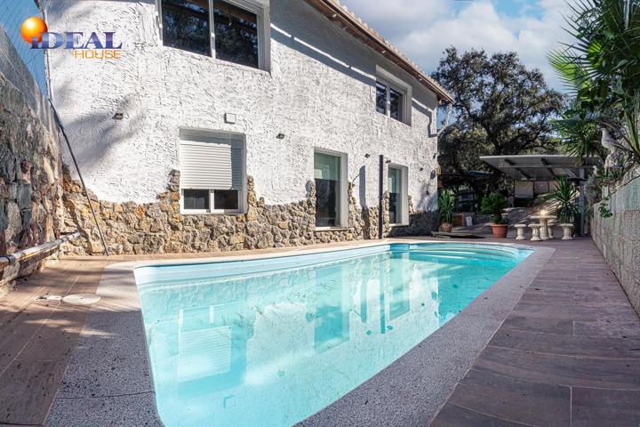ESPECTACULAR CASA CON TERRENO EN LA SIERRA SUR photo 0