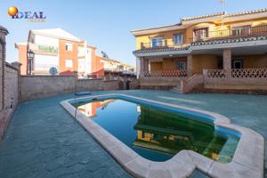 🚀 ¡Vive en una casa independiente con piscina y todas las comodidades en Las Gabias! 🔑✨ photo 0