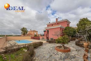 CHALET EN VIÑAS DEL REY, OTURA photo 0