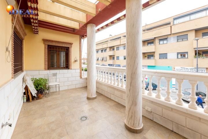EXCLUSIVA CASA EN LA MEJOR AVENIDA DE MARACENA photo 0