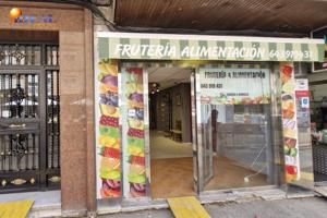Local comercial en primera línea en Emperatriz Eugenia!!! photo 0