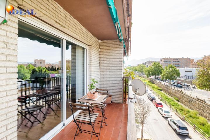 ¡Inversores, atención! Oportunidad única en una de las zonas más dinámicas de Granada photo 0