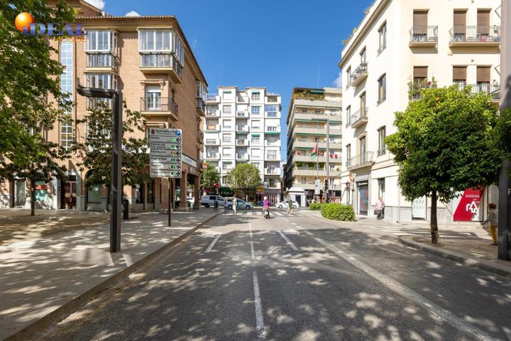 Piso Reformado 3 dormitorios en pleno corazón de Granada photo 0