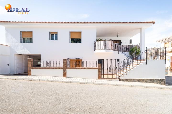Gran Oportunidad en Láchar (Granada): Espectacular Casa con Local Comercial. photo 0
