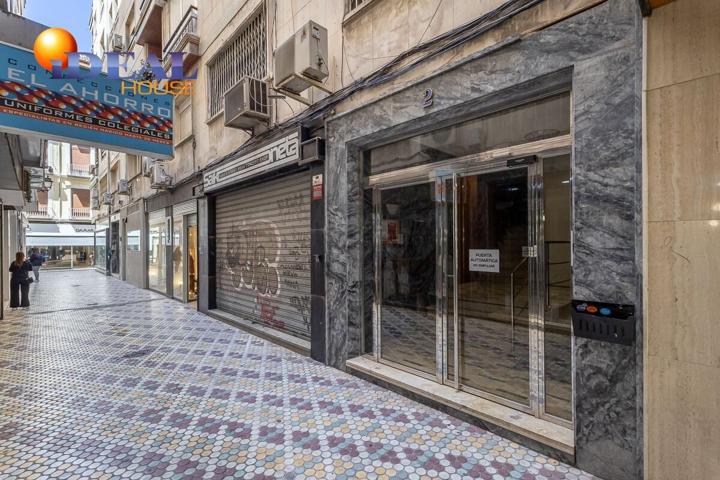 Un refugio de luz y diseño en pleno corazón histórico con plaza de garaje. photo 0
