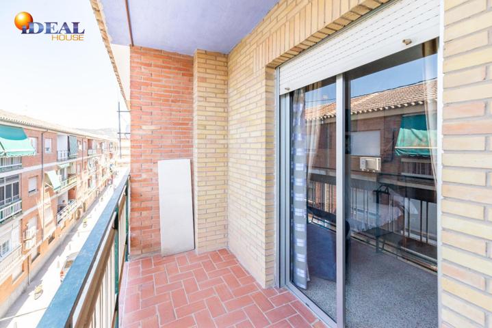 Amplio piso de 3 habitaciones en el corazón de Albolote photo 0
