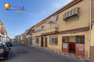 🏡 Adosado con dos viviendas independientes en Armilla – ¡Ideal para vivir o invertir! photo 0