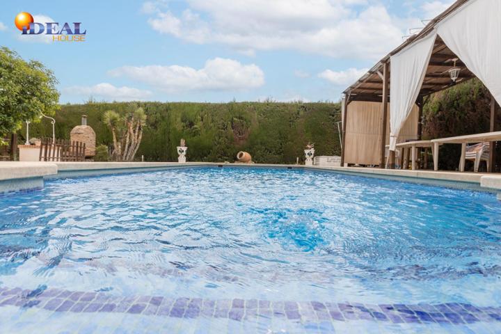 Chalet con piscina en Urbanización Suspiro del Moro photo 0