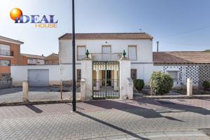 🏡 Villa con gran potencial en el centro de Ambroz – Parcela de 1.000 m² | 400 m² construidos 🏡 photo 0