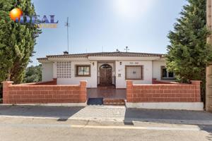 GR3889 - Riofrio - Casa unifamiliar con amplio jardín photo 0