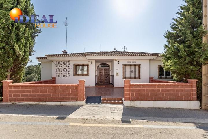 GR3889 - Riofrio - Casa unifamiliar con amplio jardín photo 0